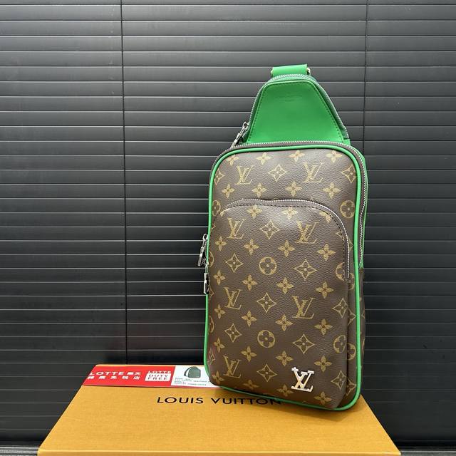 Louisvuitton 路易威登avenue Pm系列胸包 斜挎包 男女通用单肩包 采用精湛镶嵌细工，经典百搭 实物拍摄 原厂原版面料 配送防尘袋 30 X