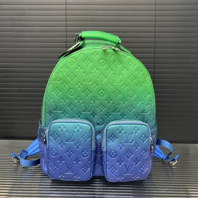 Louisvuitton 路易威登 Multipocket 霓虹渐变双肩包 拼色背包 男女通用 经典百搭 实物拍摄 配送防尘袋 40 X 30 Cm。