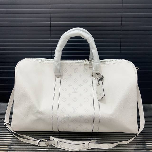 Louisvuitton 路易威登 keepall 旅行袋 单肩斜挎手提包袋 男女通用机场包 实物拍摄 原厂面料 规格 45 Cm。