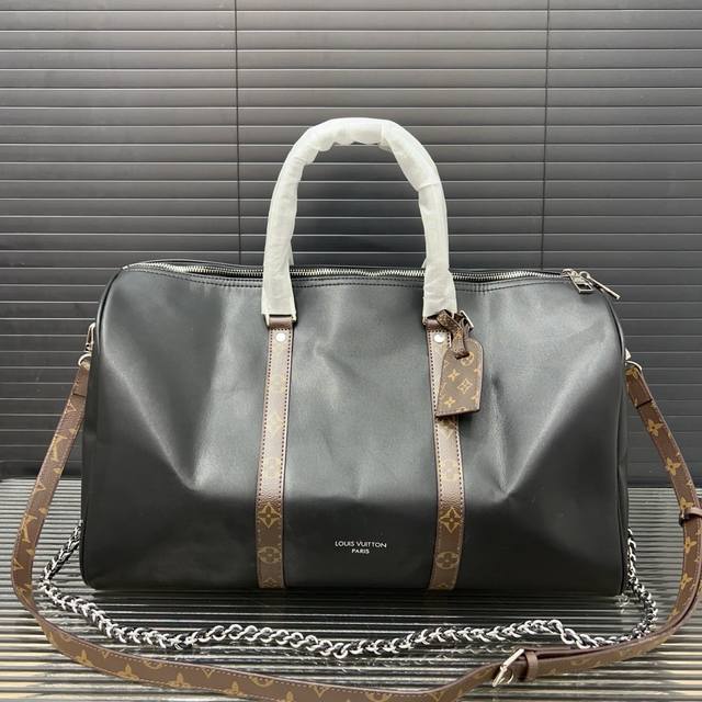 Louisvuitton 路易威登 keepall 旅行袋 单肩斜挎手提包袋 男女通用机场包 实物拍摄 原厂面料 规格 45 Cm。