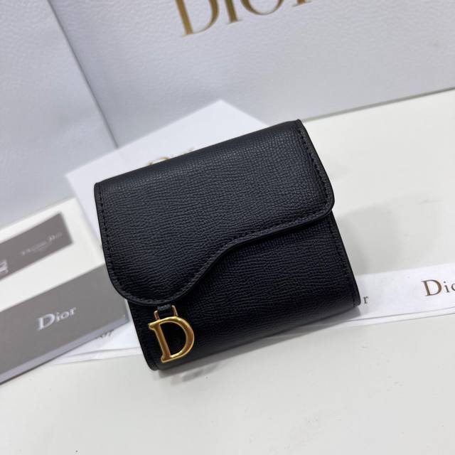 Dior 2380颜色 黑 蓝尺寸 11*10*2dior专柜新款火爆登场！采用头层牛皮，做工精致， 媲美专柜！多功能小卡包，超级实用！