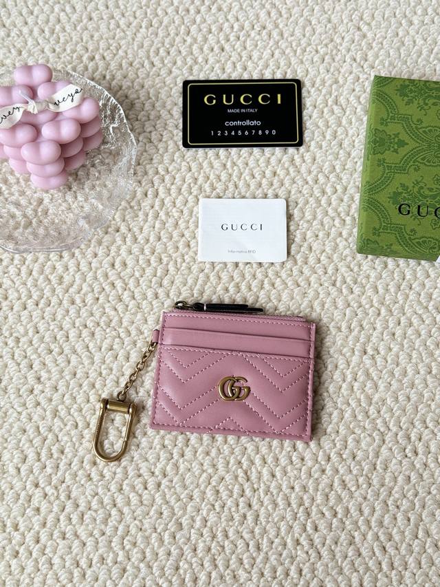 Gucci 卡包 钥匙扣新品上市！牛皮实物实拍！ 款号:627064尺寸：宽10 X高7.5X1Cm