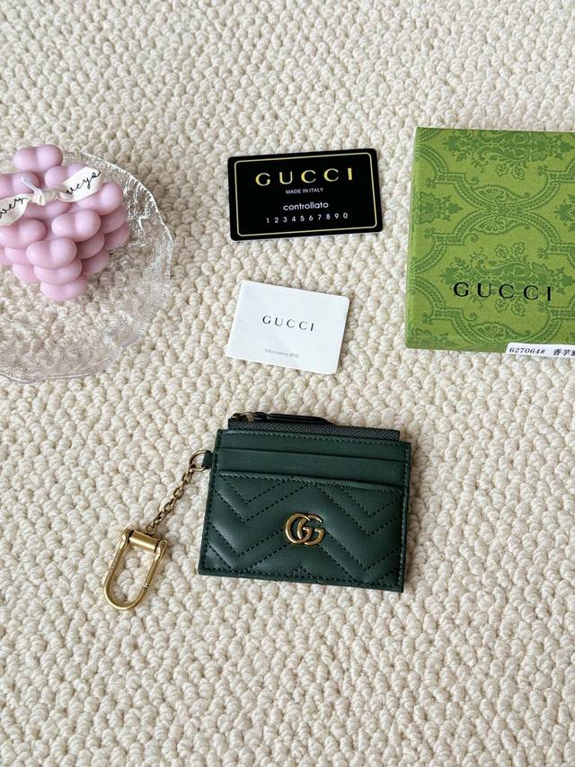 Gucci 卡包 钥匙扣新品上市！牛皮实物实拍！ 款号:627064尺寸：宽10 X高7.5X1Cm - 点击图像关闭