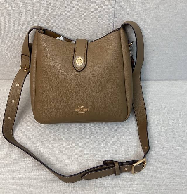 Coach10月新品 Hadley 哈德利单肩包Cw002 Cw003 Hadley Crossbody 全皮材质高级感满满 搭配可拆卸拼接延长肩带单肩包可斜挎