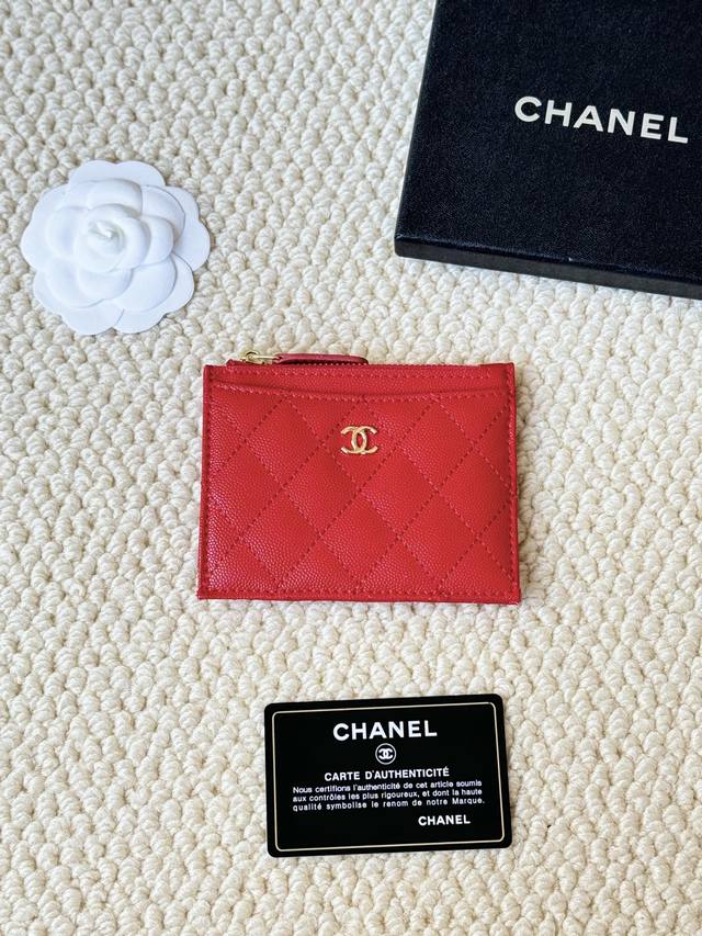 Chanel 香奈儿单拉卡包 可放四张卡 零钱 可手拿 可放包里 收纳方便 小巧Mini 迷你可爱小卡包，牛皮制作 款号A84105 尺寸:9X11.5Cm