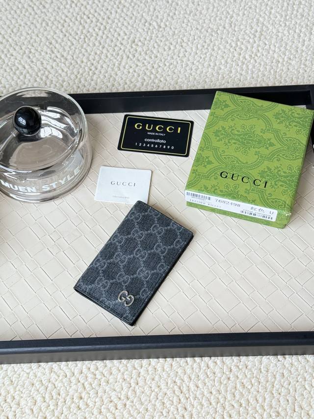 Gucci 男士休闲口袋夹 实物实拍！768249啡蓝 啡红 啡绿 啡黄 黑Pvc 尺寸：宽7.5X高12Cm