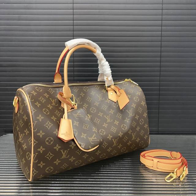 Louisvuitton 路易威登 Speedy 40 旅行袋 枕头包单肩斜挎手提包 男女通用 采用经典百搭 实物拍摄 原厂原版面料 高端品质 配送防尘袋 40