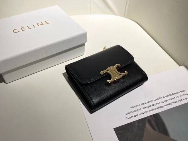 Celine 16332颜色 黑色尺寸 11*10*5新款凯旋门2 件套，Celine短式钱包非常炫美的一个系列，专柜同步，采用头层牛皮，精致时尚！ - 点击图像关闭