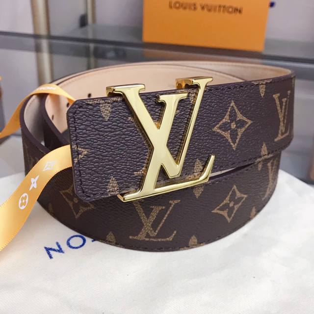 最高版本，实物拍摄 批 Louis Vuitton 路易威登皮带 宽度:40Mm专柜同款男士时尚款 驴家经典老花 双面腰带将 Damier Ebene 帆布和柔