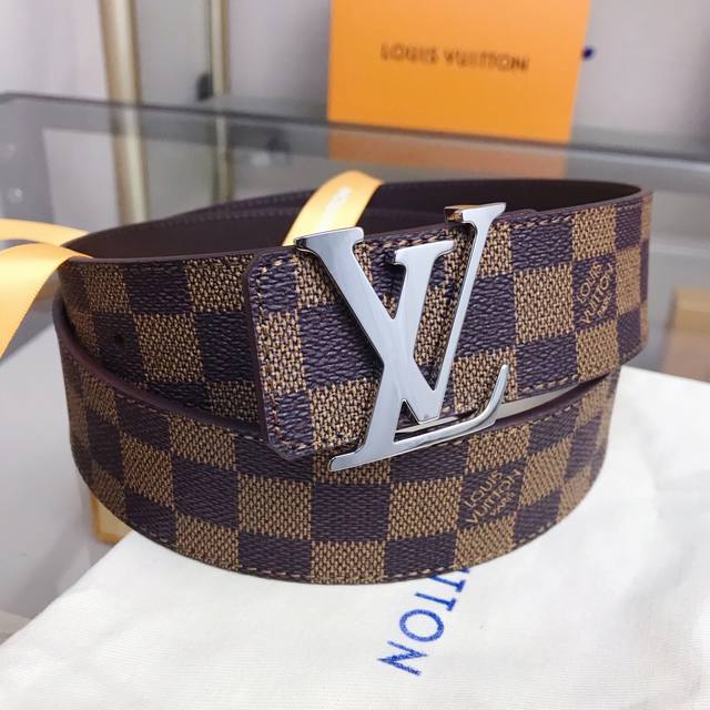 最高版本，实物拍摄 批 Louis Vuitton 路易威登皮带 宽度:40Mm专柜同款男士时尚款 驴家经典款黑格 Damier Ebene 帆布和柔软小牛皮分 - 点击图像关闭