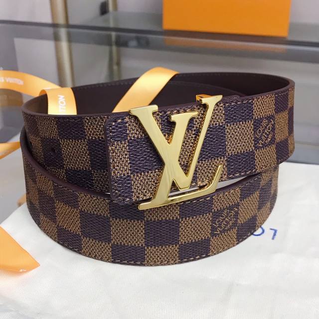 最高版本，实物拍摄 批 Louis Vuitton 路易威登皮带 宽度:40Mm专柜同款男士时尚款 驴家经典款黑格 Damier Ebene 帆布和柔软小牛皮分