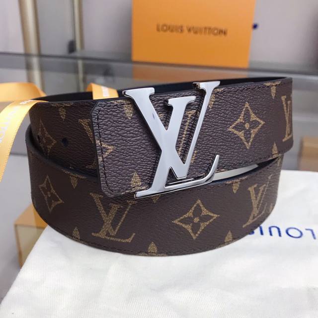 最高版本，实物拍摄 批 Louis Vuitton 路易威登皮带 宽度:40Mm 专柜同款男士时尚款 驴家经典款老花 Lv Initiales 腰带新推出的Mo - 点击图像关闭