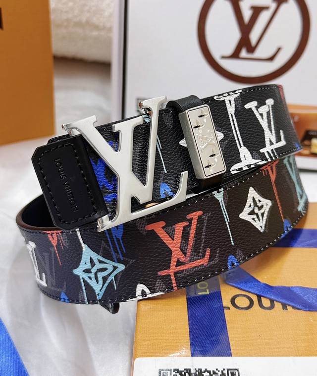 皮带：Lv..路易..威登顶级复刻. 腰带：原单品质百分百头层牛皮，保证真皮。复古雕花设计.真空电镀.永不掉色.24K纯钢扣涂鸦彩绘图案艺术双面可用专柜同等质量 - 点击图像关闭