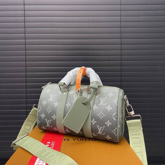 Louisvuitton 路易威登 Keepall 25 系列手袋 印花手提斜挎包 单肩包 实物拍摄 原厂原版面料 配送防尘布袋 折叠礼盒 15 X 25 Cm - 点击图像关闭