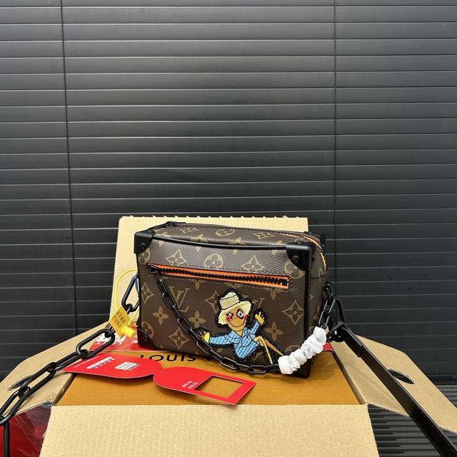 Louisvuitton 路易威登 原版老花系列 Mini Soft Trunk压花 链条盒子包 小方包 男女通用斜挎包 小箱子 实物拍摄 原厂原版面料 防尘袋