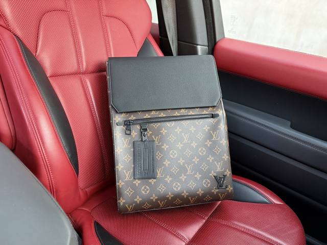 高端货 新款 “Louis Vuitton ”Lv双肩包 路易威登双肩包 M21367 Louis Vuitton Fastline Flap 牛皮革 邮差包书