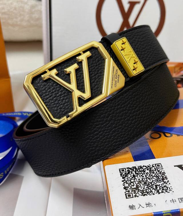 皮带：Lv.路易威登顶级复刻- 腰带：原单品质百分百进口原厂头层牛皮，保证真皮。雕花镂空浮雕工艺.真空电镀.永不掉色.24K纯钢扣头层小牛皮荔枝纹双面可用专柜同